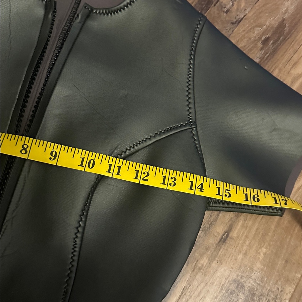 swimsuit icon
LISA MARIE FERNANDEZ The Farrah rubber neoprene swimsuitshopping - Picture 8 of 11